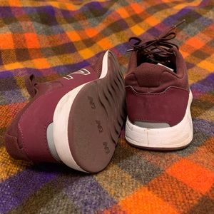 Burgandy new balance